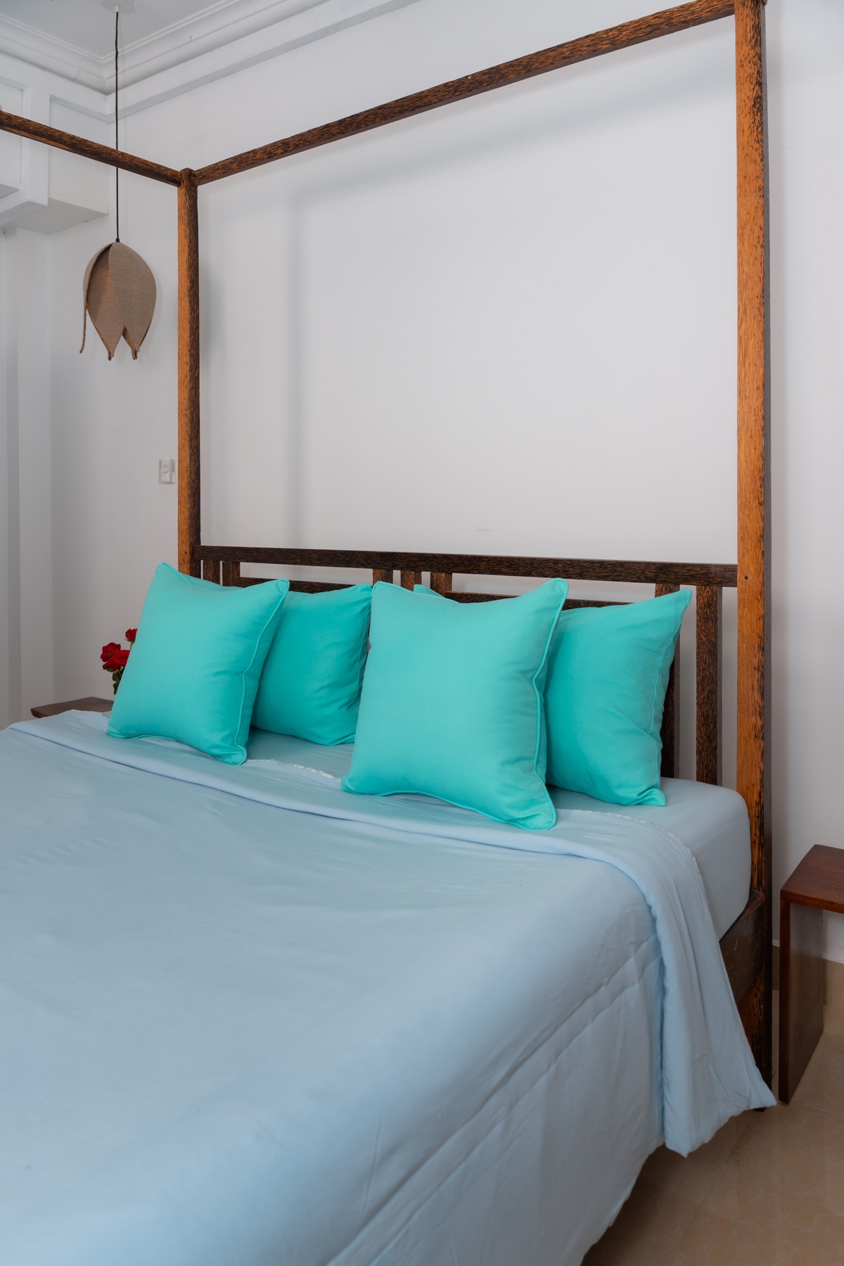 Turquoise bed pillows